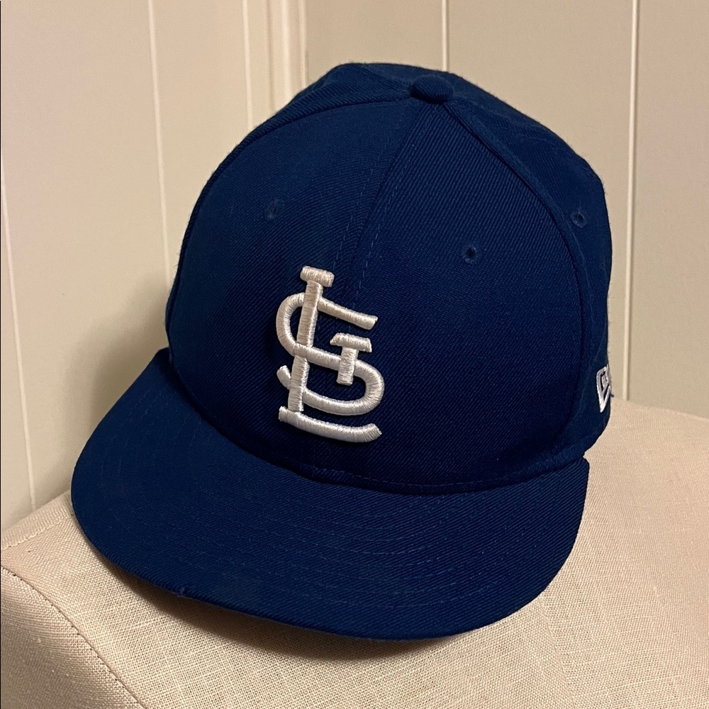 St. Louis Cardinals navy blue fitted baseball cap